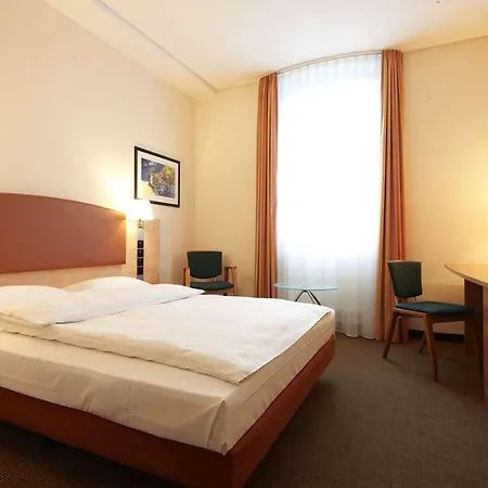 Intercityhotel Ostbhf Hotell