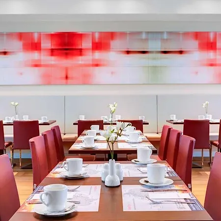 Intercityhotel Ostbhf Hotel