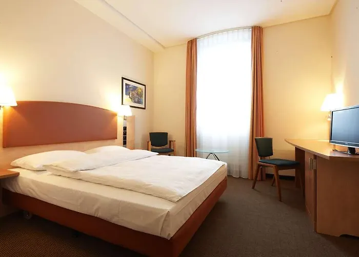 Intercityhotel Ostbhf فندق